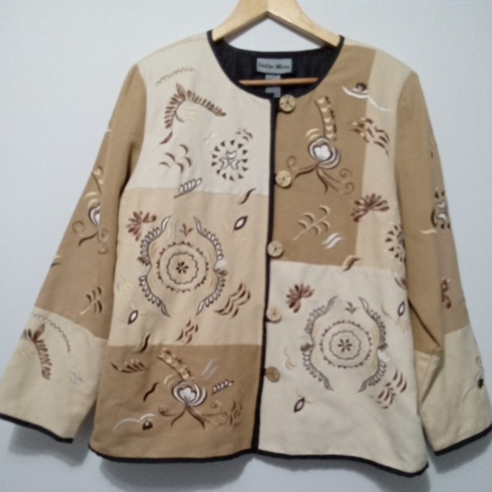 Indigo Neutral Patchwork Embroidered Blazer in Cr… - image 2